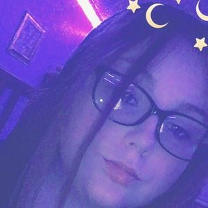 Meet your Posher, Adriana